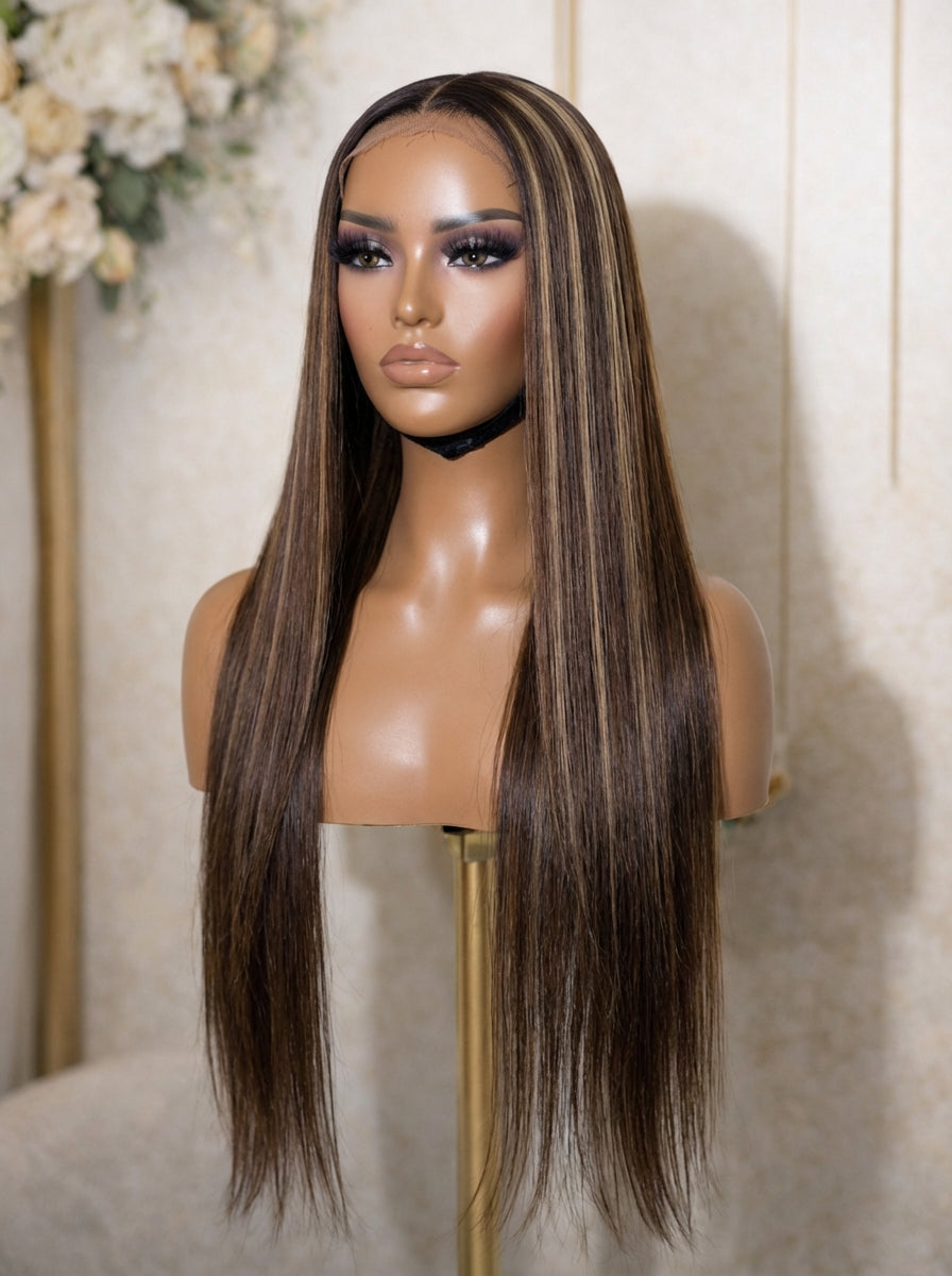 Lavish Colour Studio - Highlight Brownie Wig